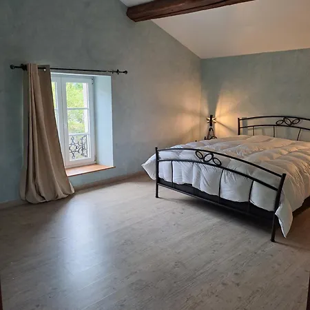 Clos Du Chateau * Bouconville-sur-Madt